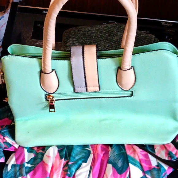 Spring Purse - Picture 2 of 4